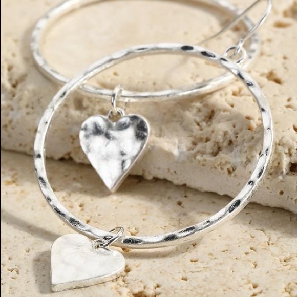 Love Me Hoops - Picture 3 of 4